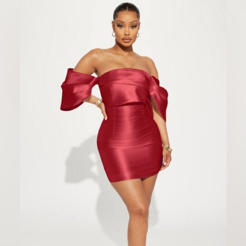 Fashion Nova Strapless Burgundy Dress